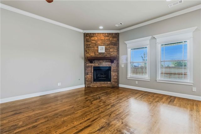 5702 W Red Maple Drive, Rogers, AR 72758