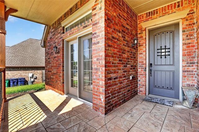 19504 Chestermere Circle, Edmond, OK 73012
