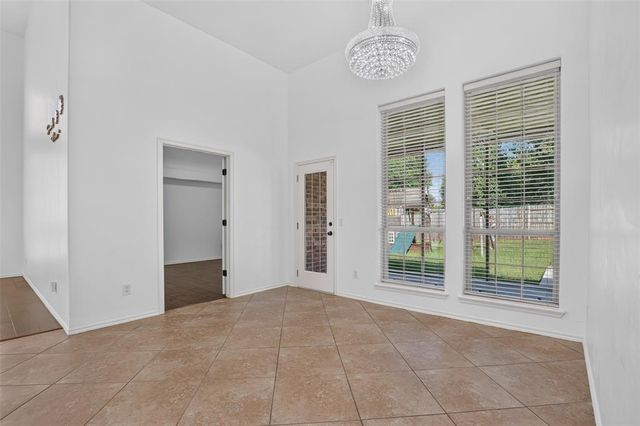 19504 Chestermere Circle, Edmond, OK 73012