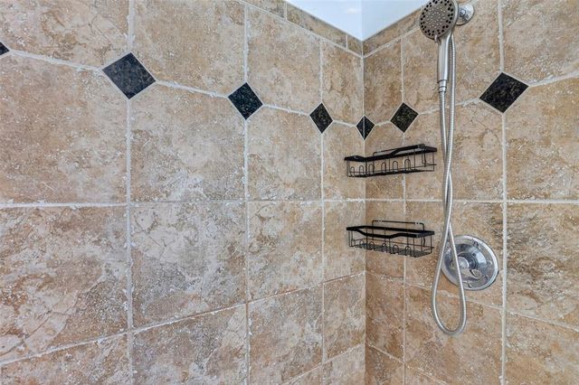 19504 Chestermere Circle, Edmond, OK 73012