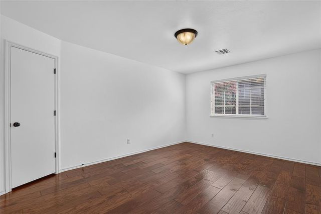 19504 Chestermere Circle, Edmond, OK 73012