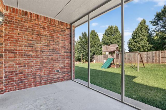 19504 Chestermere Circle, Edmond, OK 73012