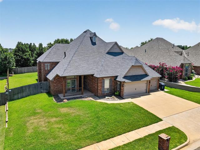19504 Chestermere Circle, Edmond, OK 73012