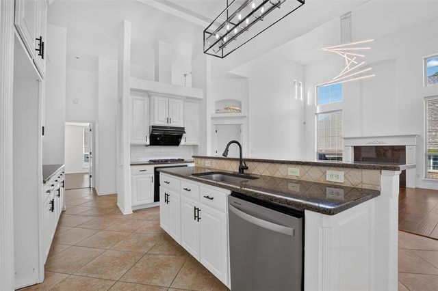 19504 Chestermere Circle, Edmond, OK 73012
