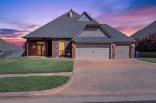 19504 Chestermere Circle, Edmond, OK 73012