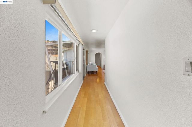 2000 Miramar Ave, Castro Valley, CA 94578