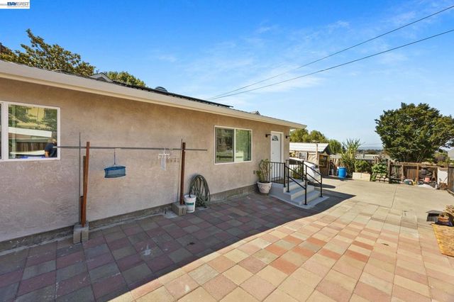 2000 Miramar Ave, Castro Valley, CA 94578
