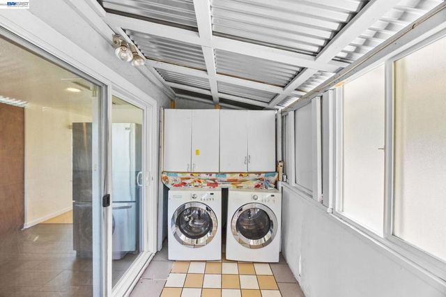 2000 Miramar Ave, Castro Valley, CA 94578