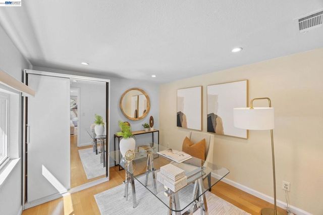 2000 Miramar Ave, Castro Valley, CA 94578