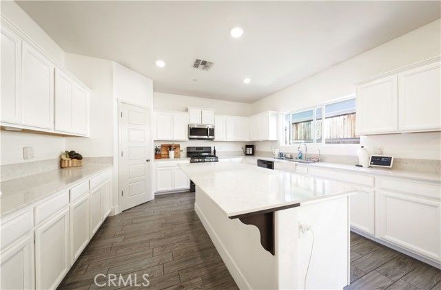 9612 Cobble Creek Drive, Shafter, CA 93263