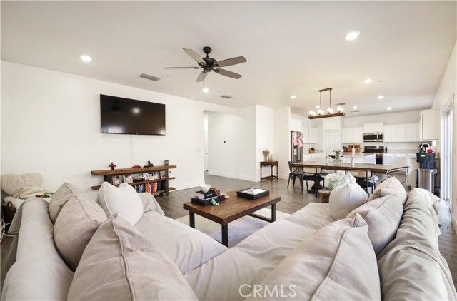 9612 Cobble Creek Drive, Shafter, CA 93263