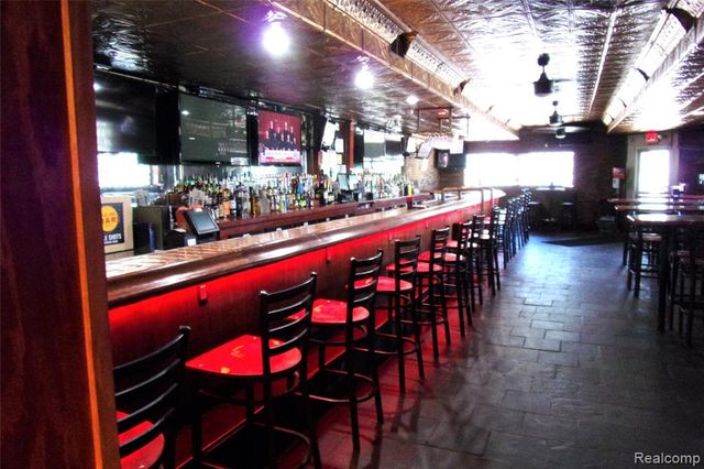 18401 W 8 Mile Road, Detroit, MI 48219