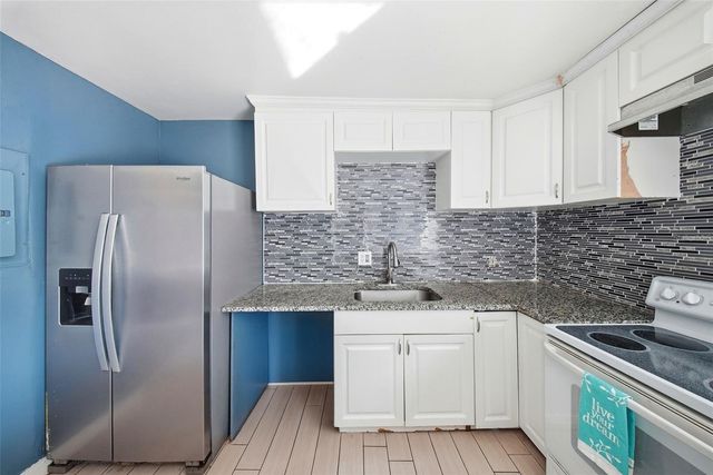 514 E MORGAN STREET, Tarpon Springs, FL 34689