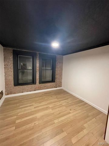 4926 Murdoch Avenue, St Louis, MO 63109