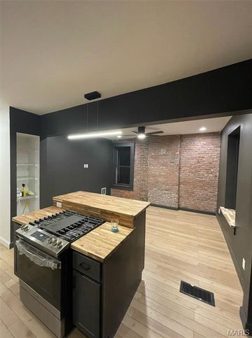 4926 Murdoch Avenue, St Louis, MO 63109