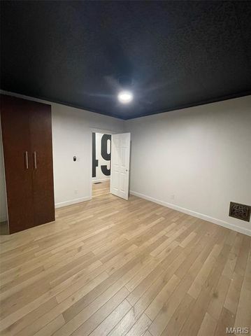 4926 Murdoch Avenue, St Louis, MO 63109