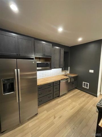 4926 Murdoch Avenue, St Louis, MO 63109