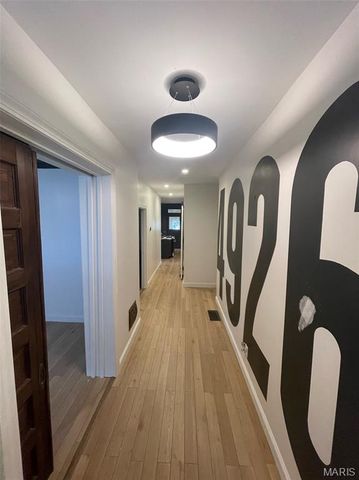 4926 Murdoch Avenue, St Louis, MO 63109