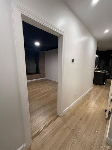 4926 Murdoch Avenue, St Louis, MO 63109