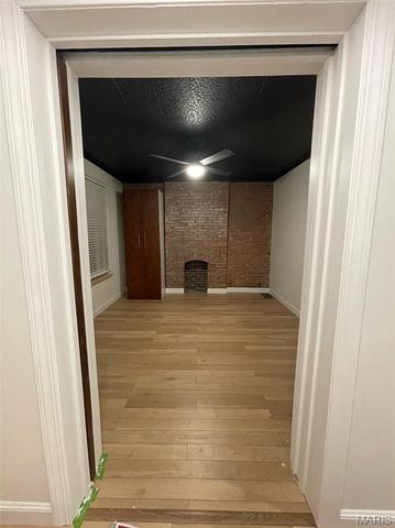 4926 Murdoch Avenue, St Louis, MO 63109