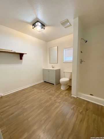 1311 PINE ST., Floresville, TX 78114