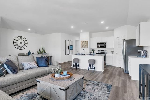 61 Wolfsbridge Loop, Cabot, AR 72023