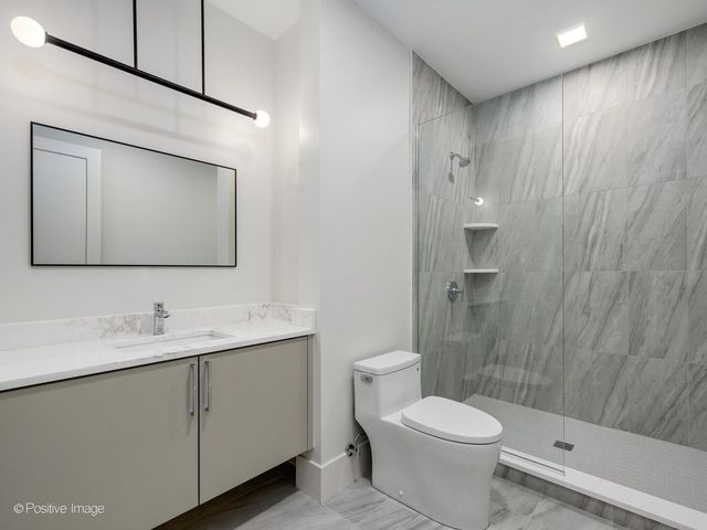 1900 W Cortland Avenue, Chicago, IL 60622