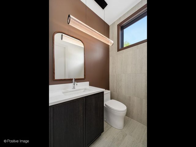 1900 W Cortland Avenue, Chicago, IL 60622