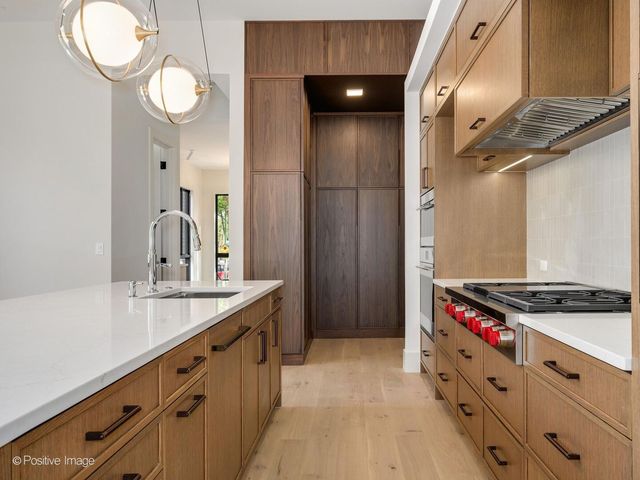 1900 W Cortland Avenue, Chicago, IL 60622