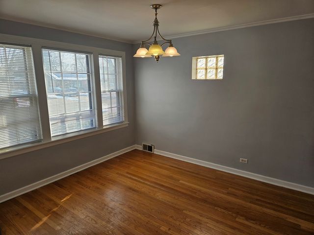 902 Jeannette Street, Des Plaines, IL 60016