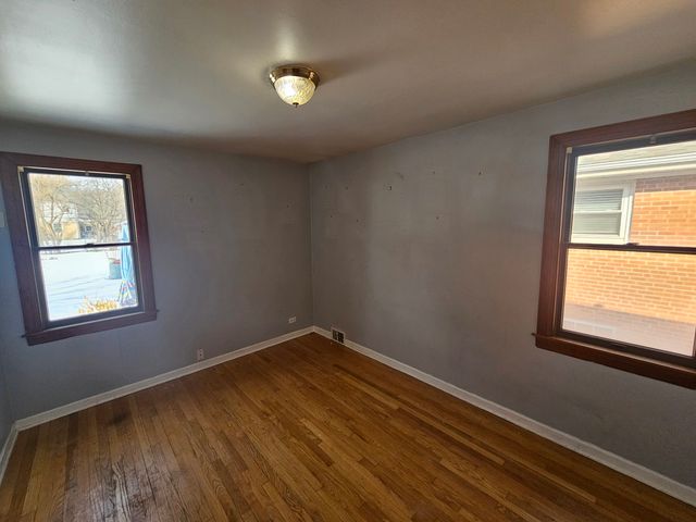 902 Jeannette Street, Des Plaines, IL 60016