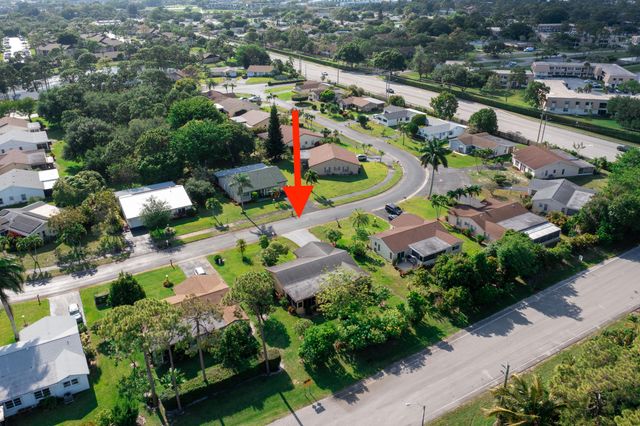 6121 Rainbow Circle, Greenacres, FL 33463