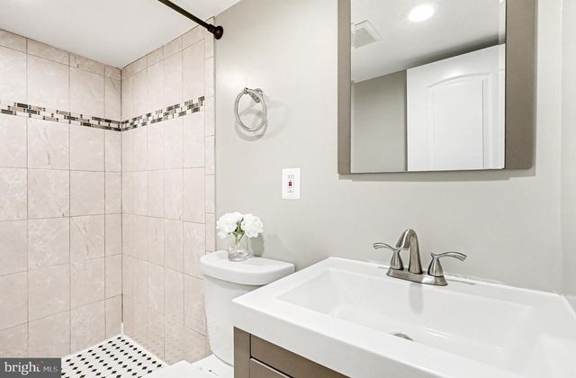 131 DARRINGTON ST SW, Washington, DC 20032