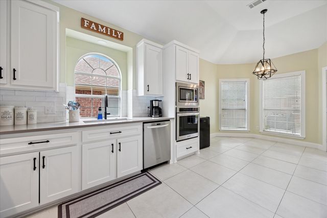 9105 Hawley Drive, Fort Worth, TX 76244
