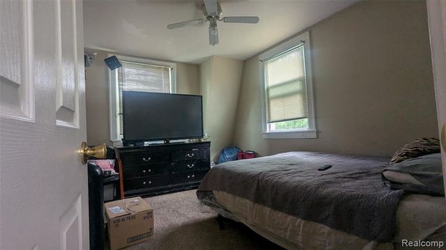 100 Oliver Street, Pontiac, MI 48342