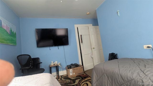 100 Oliver Street, Pontiac, MI 48342