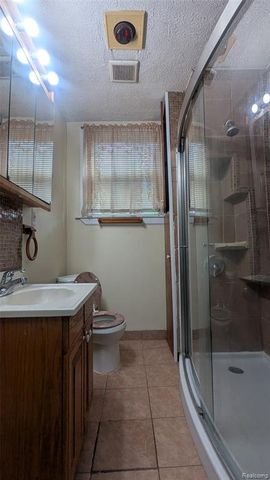 100 Oliver Street, Pontiac, MI 48342