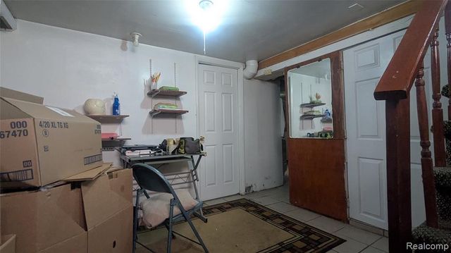 100 Oliver Street, Pontiac, MI 48342