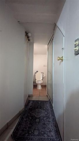 100 Oliver Street, Pontiac, MI 48342