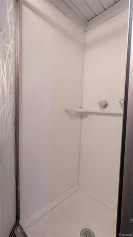 100 Oliver Street, Pontiac, MI 48342