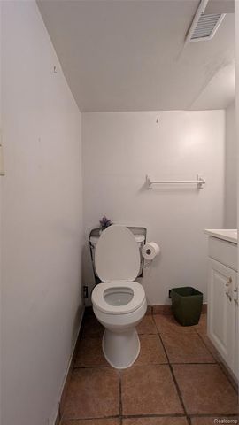 100 Oliver Street, Pontiac, MI 48342