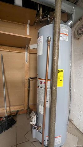 100 Oliver Street, Pontiac, MI 48342