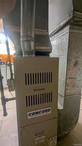 100 Oliver Street, Pontiac, MI 48342