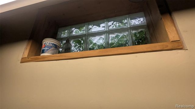 100 Oliver Street, Pontiac, MI 48342