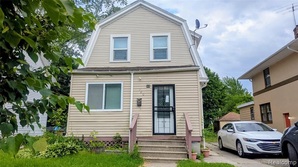 100 Oliver Street, Pontiac, MI 48342