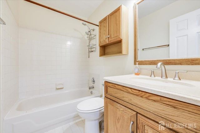 54 Tanglewood Court, South Brunswick, NJ 08852