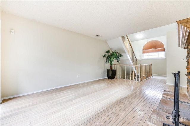 54 Tanglewood Court, South Brunswick, NJ 08852