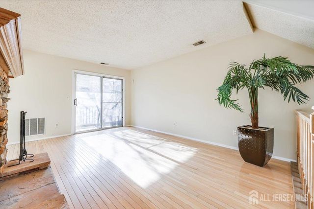 54 Tanglewood Court, South Brunswick, NJ 08852