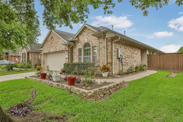 2310 Messina Drive, Pearland, TX 77581