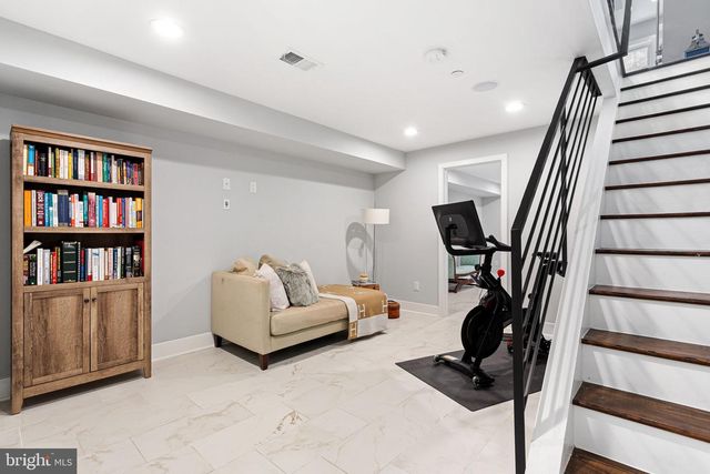 1256 N HOWARD ST, Philadelphia, PA 19122